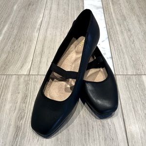 Square toe old navy ballet flats - no longer available in black!